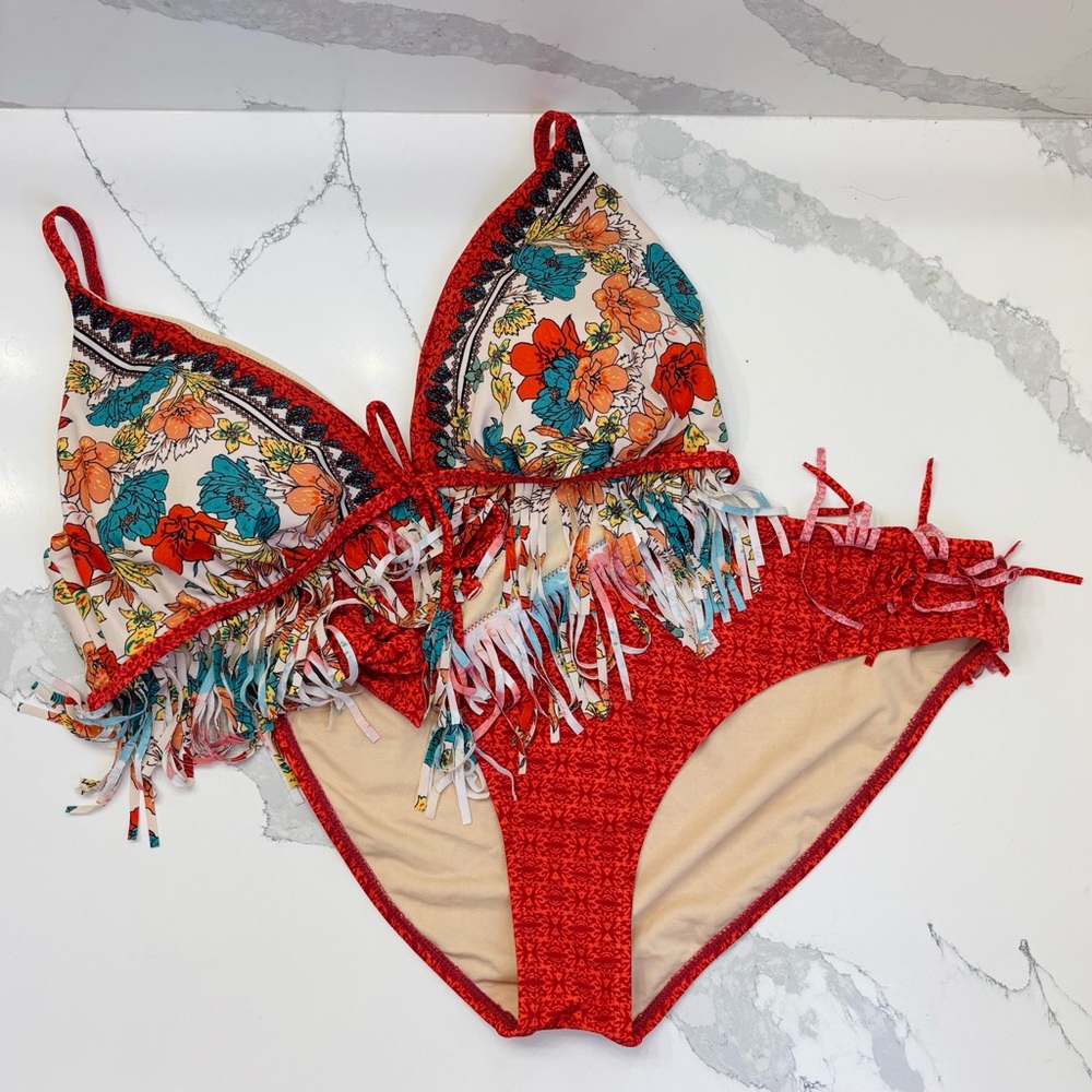 NWOT Women’s 14 Swimsuits For All Floral Fringe Two-Piece Bikini